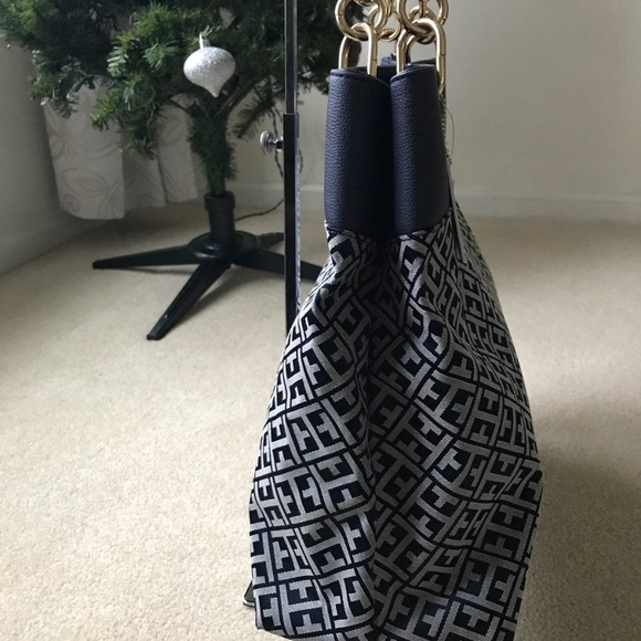 Tommy Hilfiger Kelby Signature Tote - Picture 2 of 6